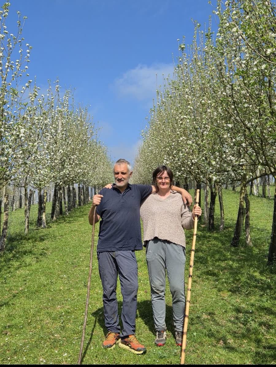 Famille Goyhenetxea dans le verger